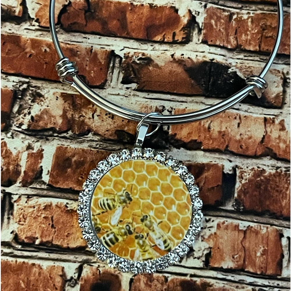 Bumble bee bracelet